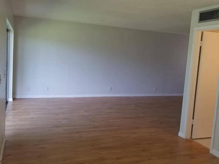 2601 Boundbrook Blvd #104 — Photo 4