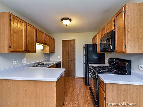 4th image of 302 Newport Ln APT B1