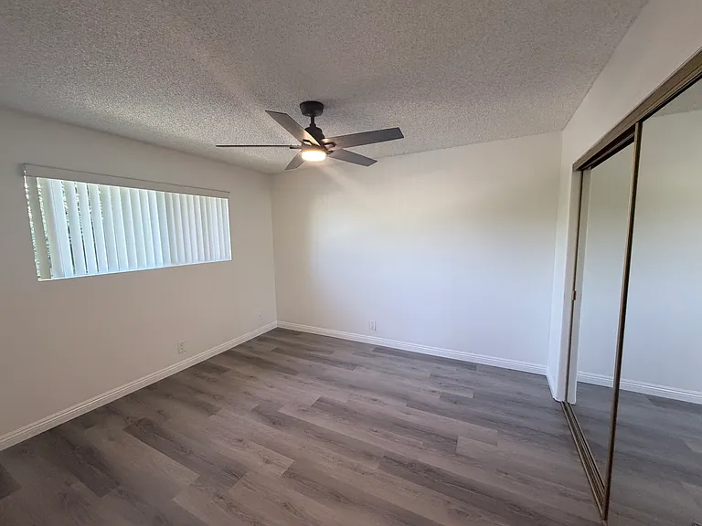 Beach Apartments — Photo 16