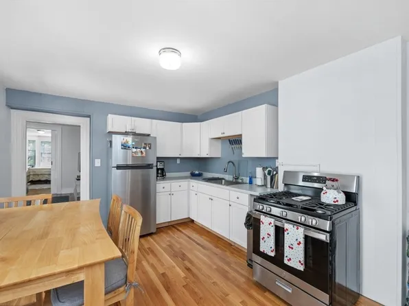 13 Gates St, South Boston, MA 02127