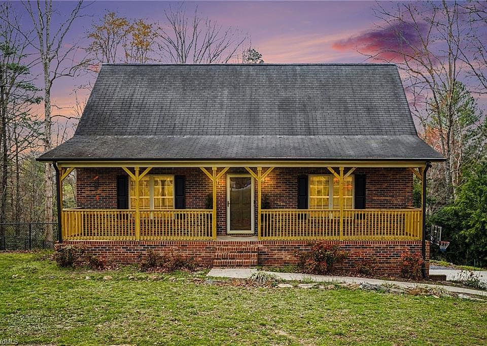 1st image of 3301 Deal Mill Rd