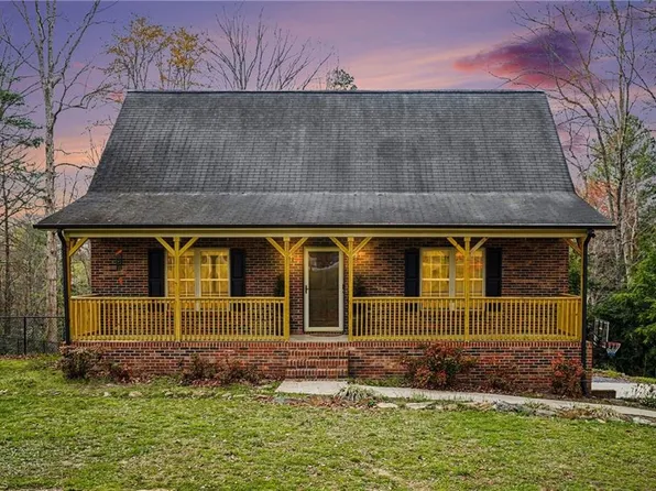 3301 Deal Mill Rd, Hudson, NC 28638