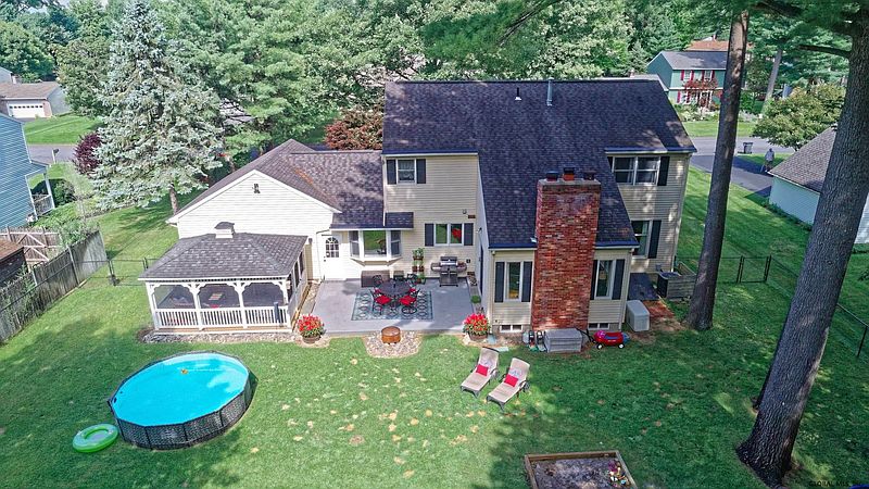 2nd image of 662 SALVIA Lane