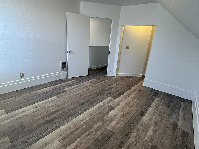 2307 Rockefeller Ave #2307 — Photo 12