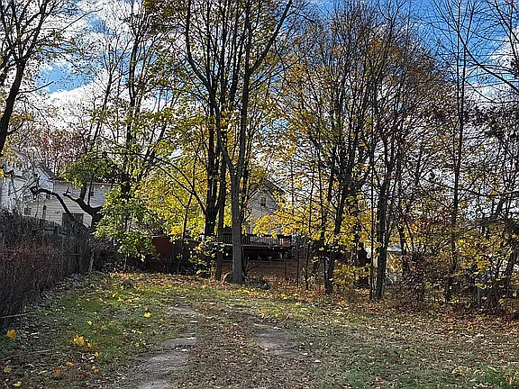 90 Pond St — Photo 7