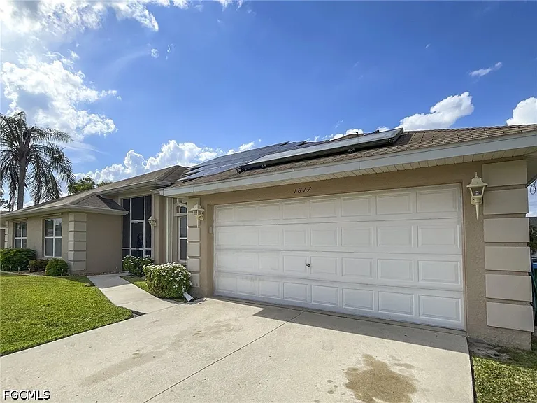 1817 SW 22nd Ln — Photo 2