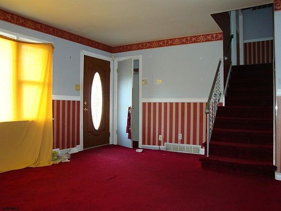 2nd image of 801 Brown Ln
