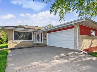 9634 W Rosedale AVENUE, West Allis, WI 53227