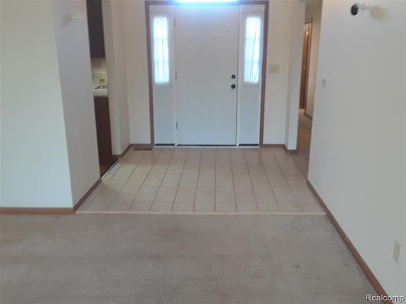 4th image of 18740 Carriage Ln