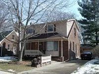 1632 N Pleasant St photo 1