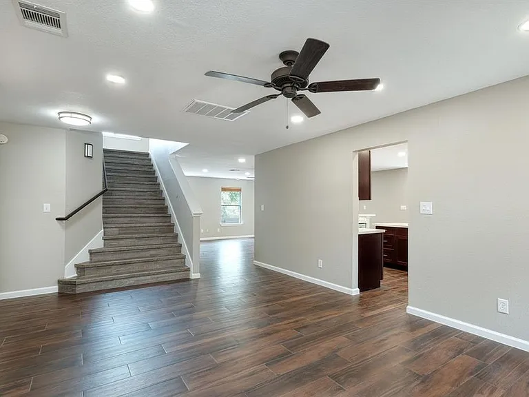2412 Willow Way — Photo 10