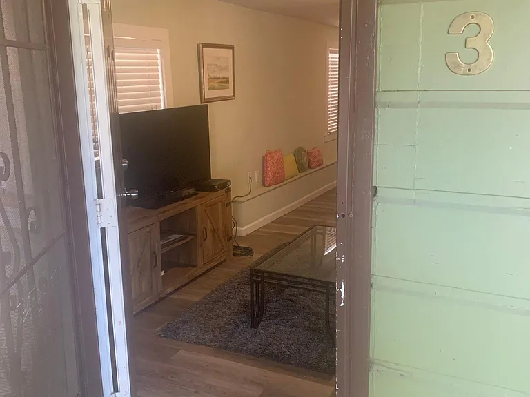 1710 F St #3 — Photo 2
