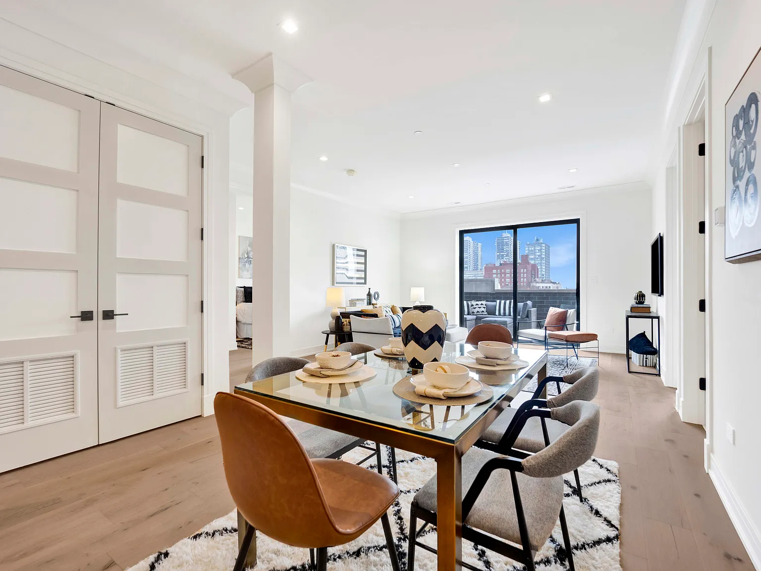2 bed, $3,950 — Photo 4