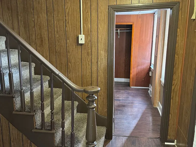 327 N Centre St — Photo 10