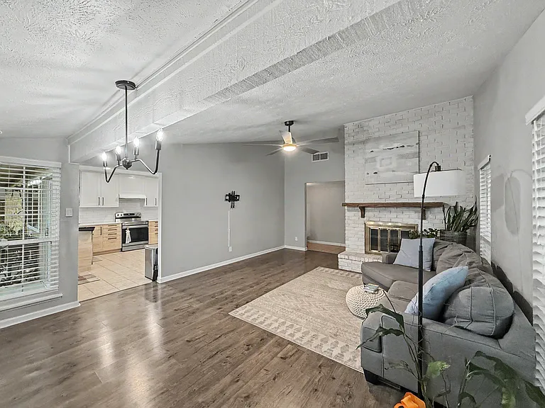2910 Sweet Gum St — Photo 6