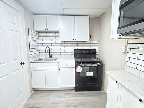 4th image of 100 E Market St #3