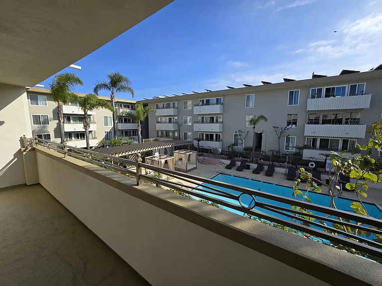 Laguna del Rey Apartments — Photo 63
