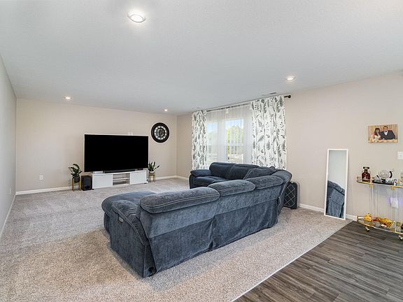 5th image of 1774 Autumn Maple Dr