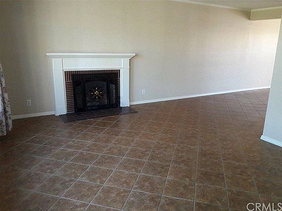 3rd image of 1931 Wildrose Ave