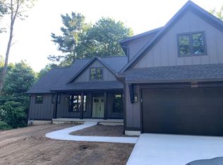 3352 Gaslight Ln, Saugatuck, MI
