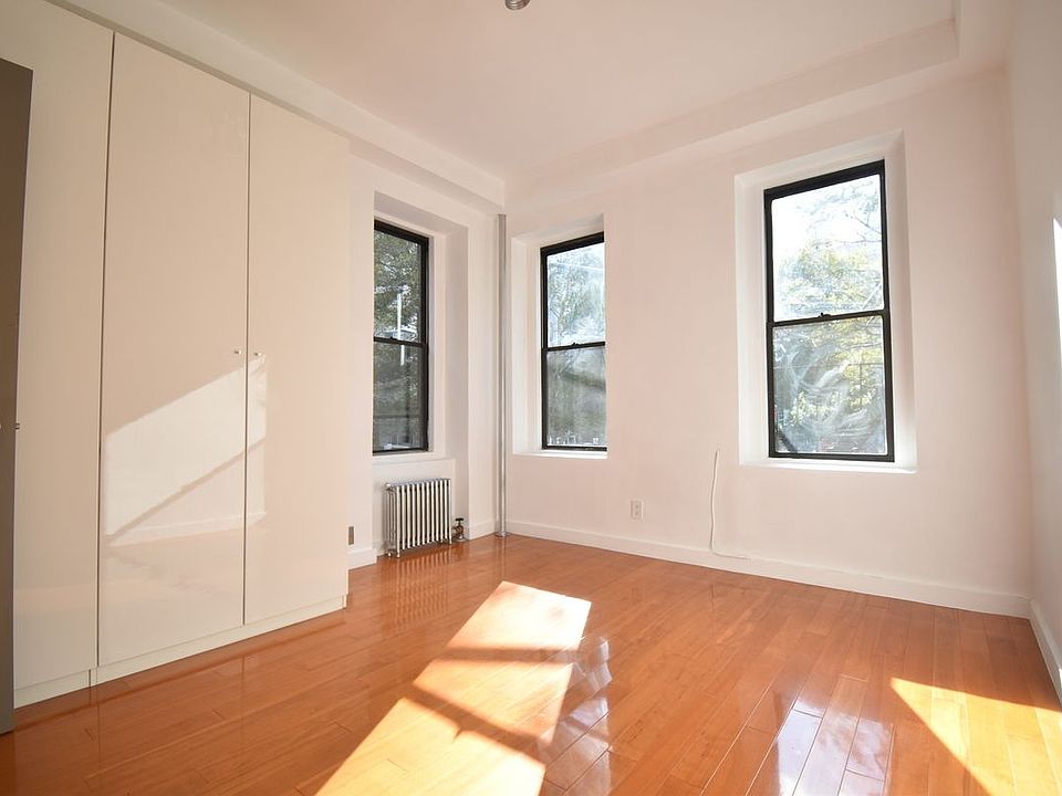 1st image of 100 Mosco St APT 202