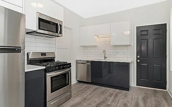 2nd image of 1731 W Potomac Ave APT 1R