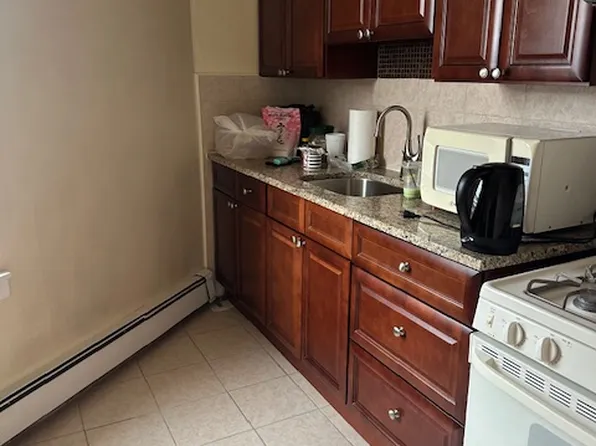 42-29 Newtown Road image 10 of 12