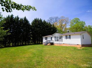 4 Silent Pl, Asheville, NC 28806