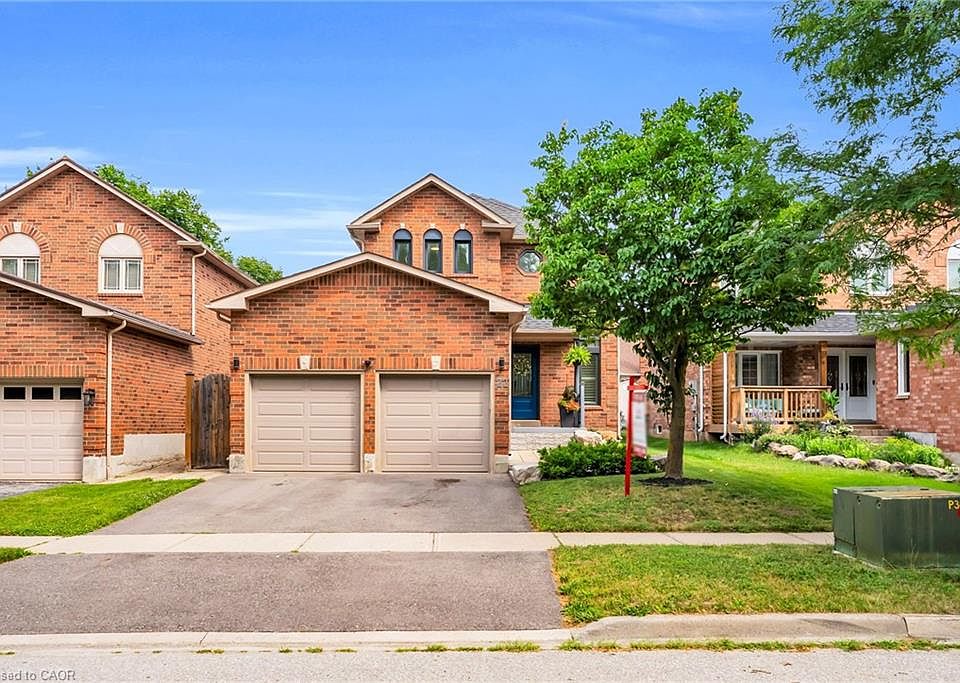 1st image of 22 McCullough Cres
