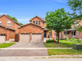 22 McCullough Cres, Halton Hills, ON L7G 5N5