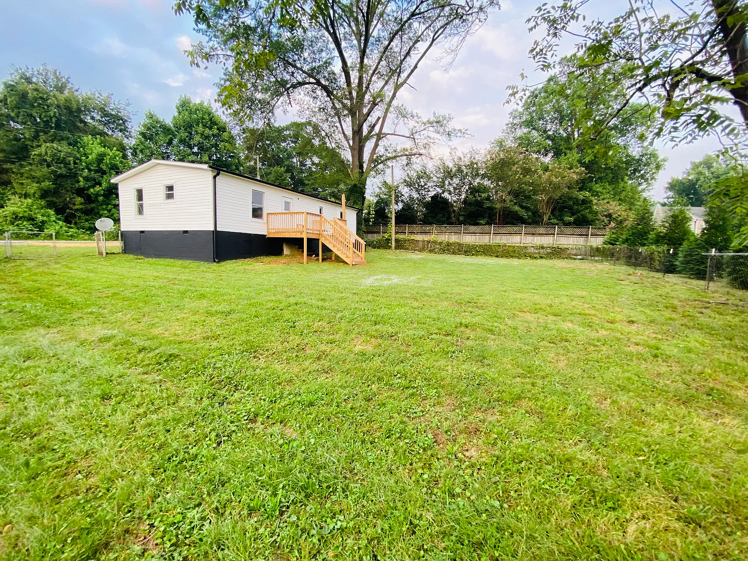 3 bed, 960 sqft, $1,540 — Photo 4
