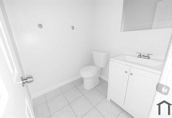5th image of 1427 NW 8th Ave
