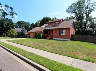 8 Holly Dr, Northfield, NJ 08225