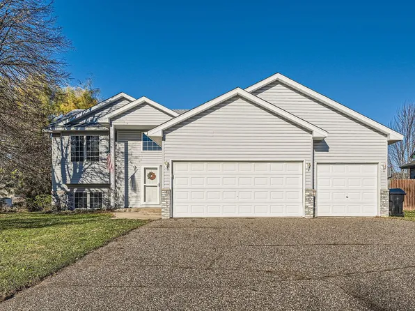 306 Dogwood St, Isanti, MN 55040