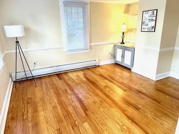 220 Atlantic Avenue, Boothbay Harbor, ME 04538