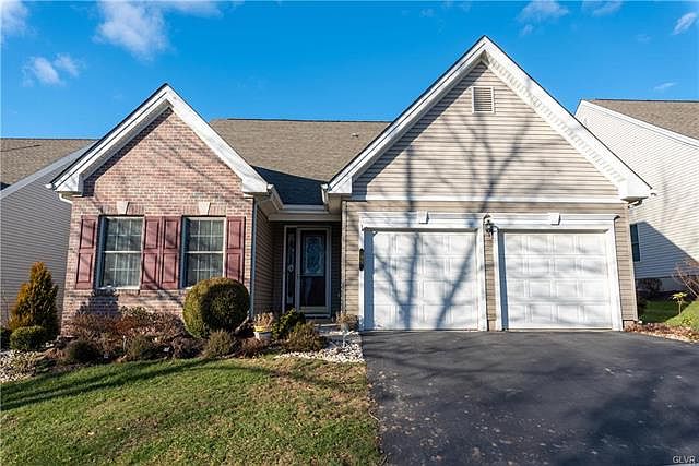 1st image of 95 Glenmoor Cir