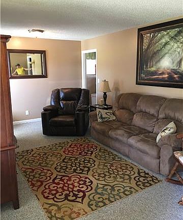 4th image of 102 Gloria Cir