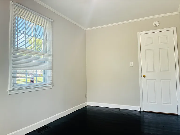 419 N Broad St — Photo 8