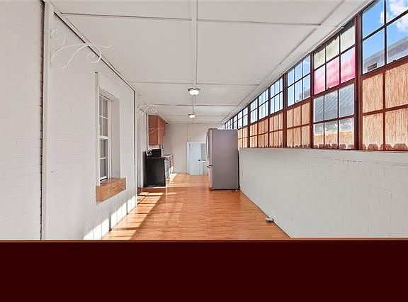 3rd image of 2163 Treasure St