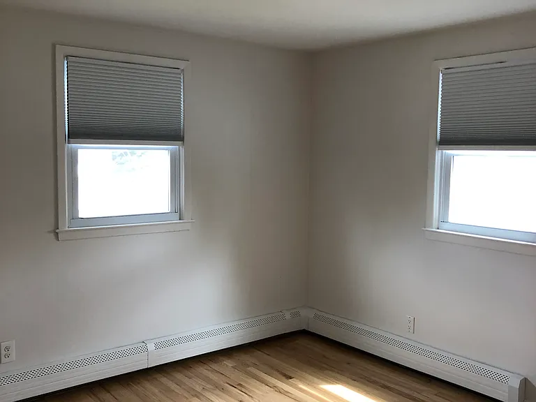 370 Warburton Ave — Photo 9