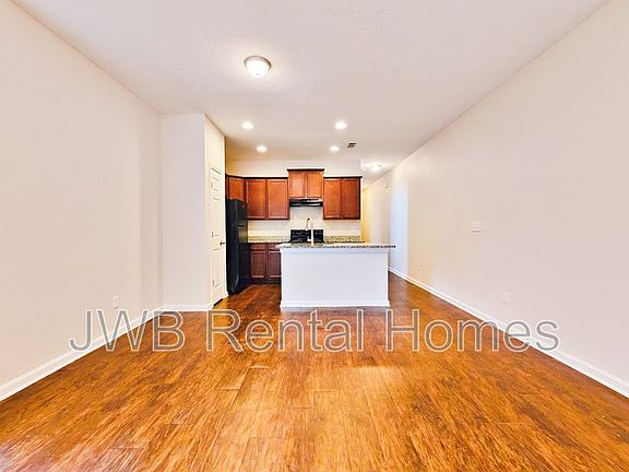 4th image of 3313 Post St