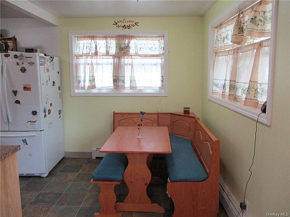 3rd image of 216 Watkins Ave