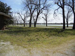 4801 Lake Dr, Centreville, IL 62205