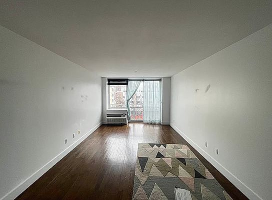 4th image of 166 E 117th St #2A