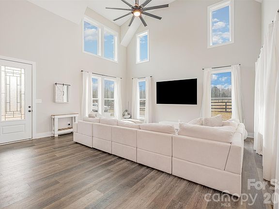 5th image of 5028 Lewis Rd