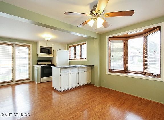 5th image of 9605 Melvina Ave