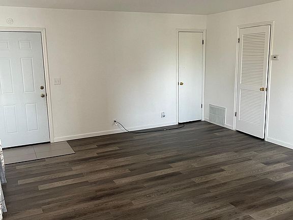 3rd image of 231 S Montgomery St APT 2