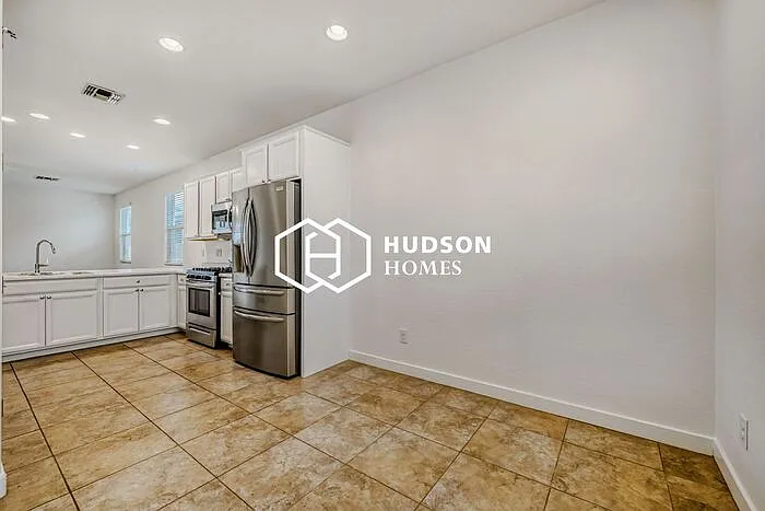 6326 W Raymond St — Photo 10