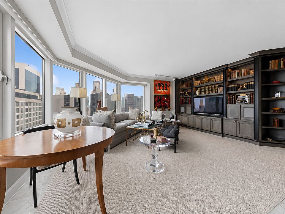 1st image of 150 W 56th St APT 3402