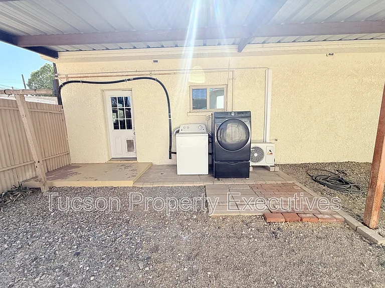 2925 N Estrella Ave #1 — Photo 17